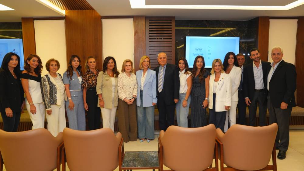 اللبنانية الأولى نعمت عون زارت جمعية “طموح” والتقت أطفالاً نازحين  واملت في عودة النازحين الجنوبيين الى ارضهم قريباً