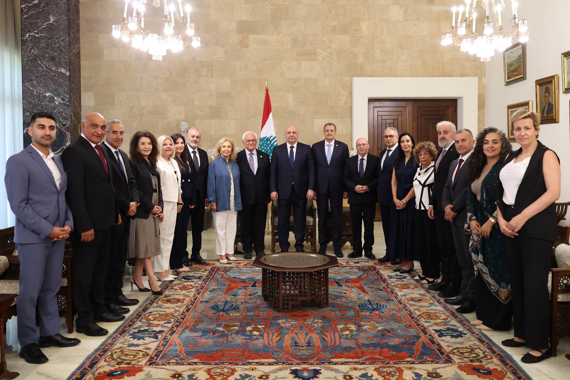 الرئيس عون استقبل وفد النواب السنّة: قانون تخفيض العقوبات لا يطال المجرمين  ولا بد من اقامة توازن بين العدالة والمصلحة العامة