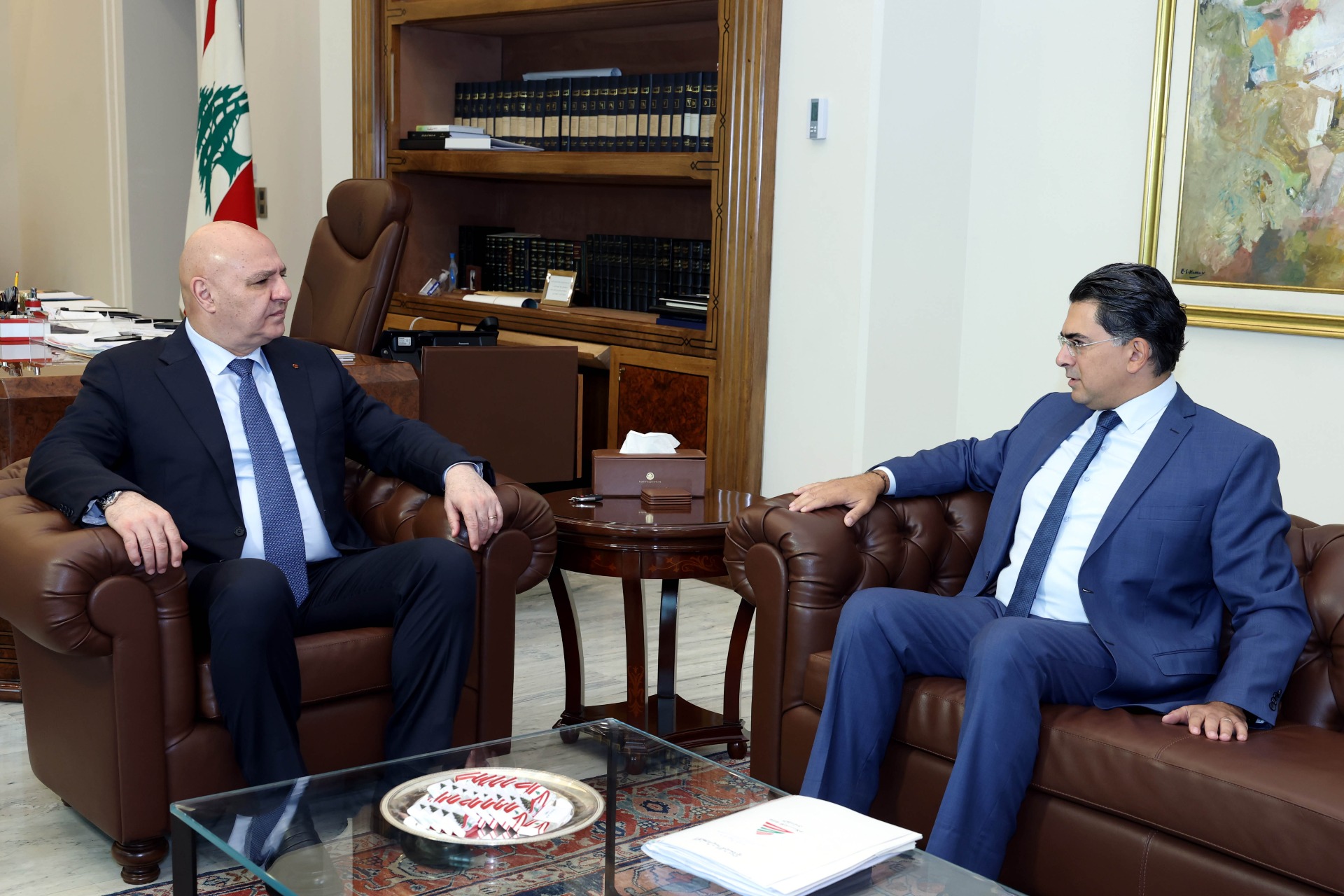 رئيس الجمهورية عرض مع وزير الاعلام موضوع تطبيق قانون الإعلام  الجديد وورشة تحديث إذاعة لبنان 