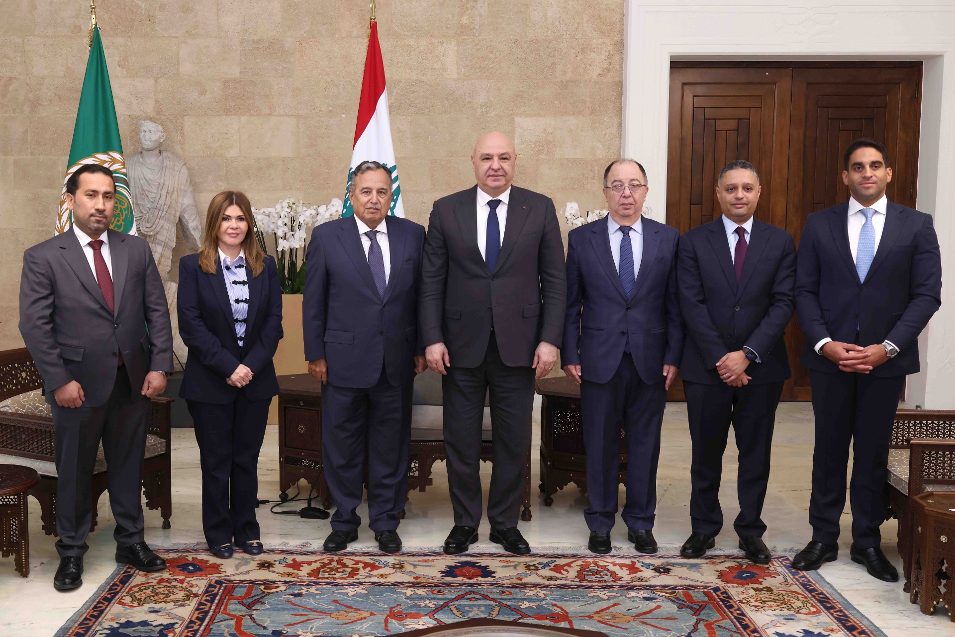 الرئيس عون استقبل الامين العام للجامعة العربية  وشدد على تمسك لبنان بالحل الدبلوماسي