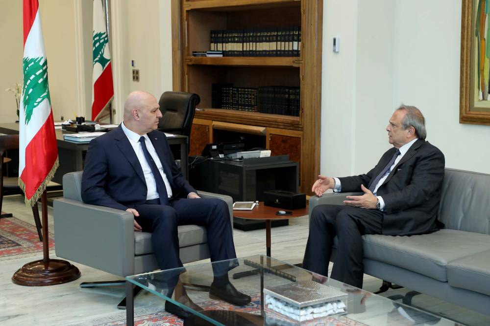  رئيس الجمهورية عرض مع رئيس مصرف الإسكان  جهوده لعودة عجلة الإقراض السكني الى الدوران