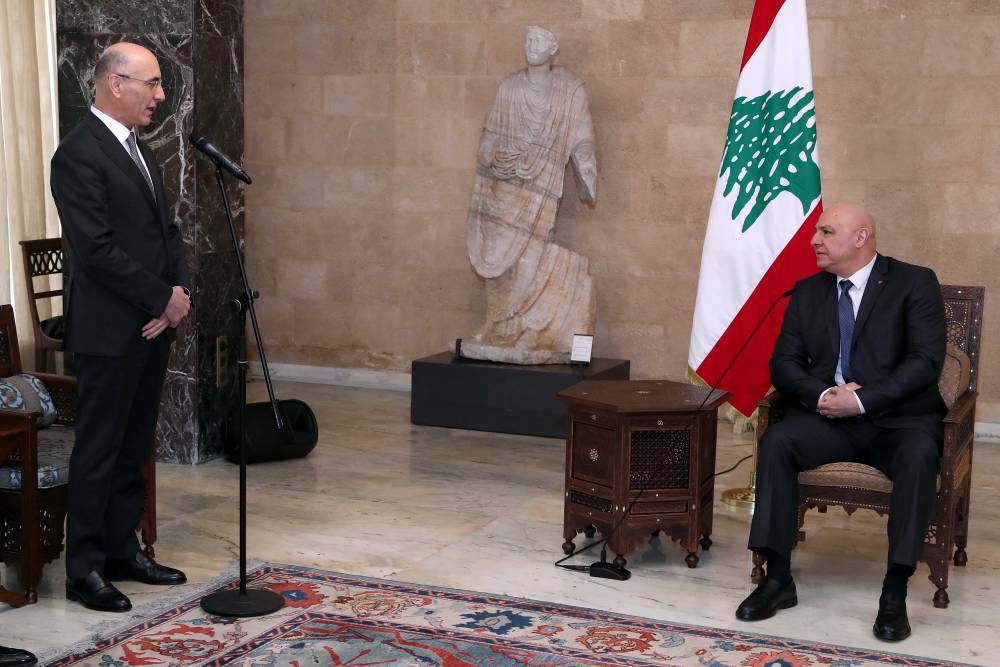 الرئيس عون مستقبلا وزير الداخلية ووفد المحافظين: المراكز والمناصب ليست غاية بل وسيلة لتحقيق الهدف