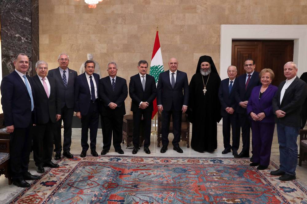 رئيس الجمهورية لوفد جامعة البلمند: سنعمل كي لا يكون خريجو الجامعات في لبنان مهاجرون بدلا من البقاء في وطنهم لخدمته وإغنائه بطاقاتهم في محتلف المجالات