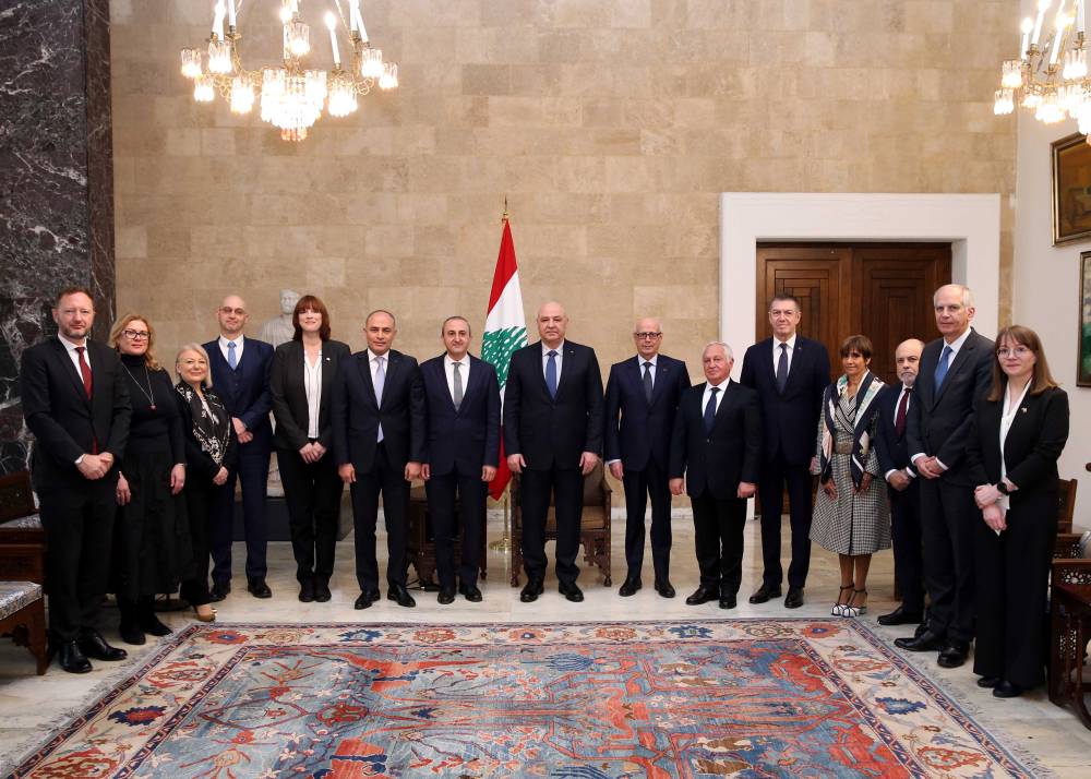 رئيس الجمهورية التقى وفد سفراء الدول الفرانكوفونية ونقابة مصانع الأدوية في لبنان