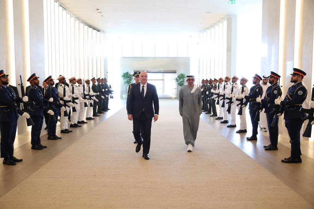الرئيس عون وصل الى الامارات العربية المتحدة في زيارة رسمية  ويعقد محادثات مع رئيس الدولة وكبار المسؤولين فيها