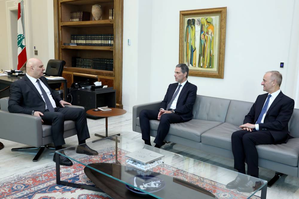 الرئيس عون استقبل رئيس مجموعة CMA CGM ومديرها الاقليمي ونوه بدورها في تعزيز الحركة الاقتصادية في لبنان