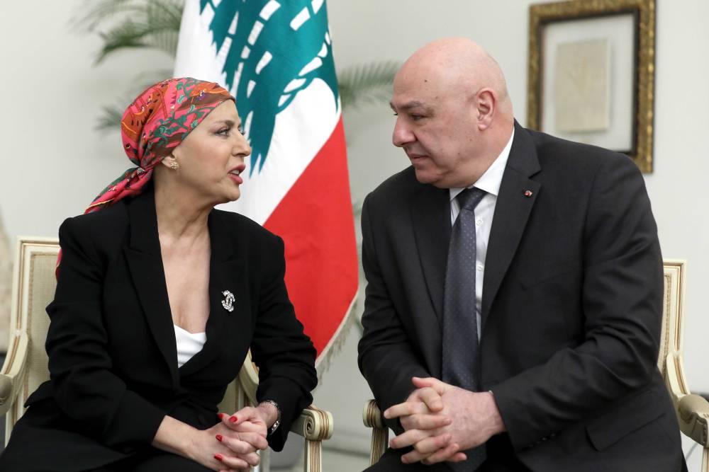 الرئيس عون واللبنانية الأولى كرما الإعلامية هدى شديد تقديرا لانجازاتها ومسيرتها ونضالها في مواجهة المرض