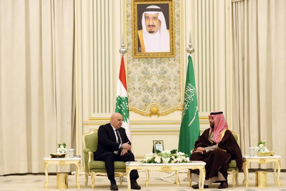 محادثات موسعة بين رئيس الجمهورية وولي العهد السعودي اعقبتها خلوة بينهما وعشاء على شرف الرئيس عون
