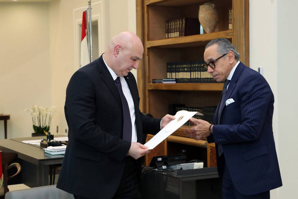 رئيس الجمهورية تلقى دعوة من الرئيس المصري للمشاركة في القمة العربية غير العادية في القاهرة في الرابع من آذار المقبل