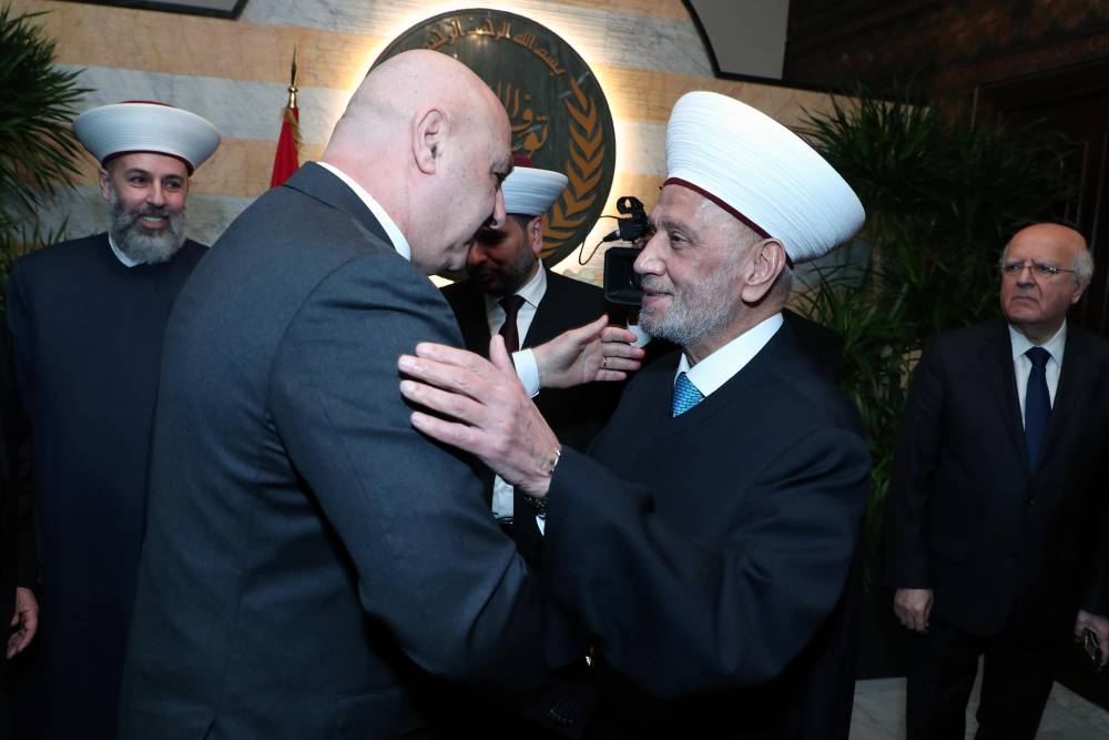 الرئيس عون شارك في حفل إفطار أقامه المفتي دريان في دار الفتوى بعد غياب قسري طويل فرضته الظروف القاهرة التي مرّ بها لبنان