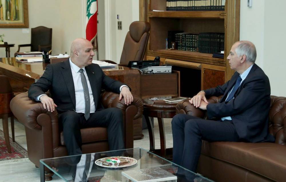 الرئيس عون استقبل سفير فرنسا هيرفيه ماغرو  وعرض معه الاتصالات الجارية لوقف النار