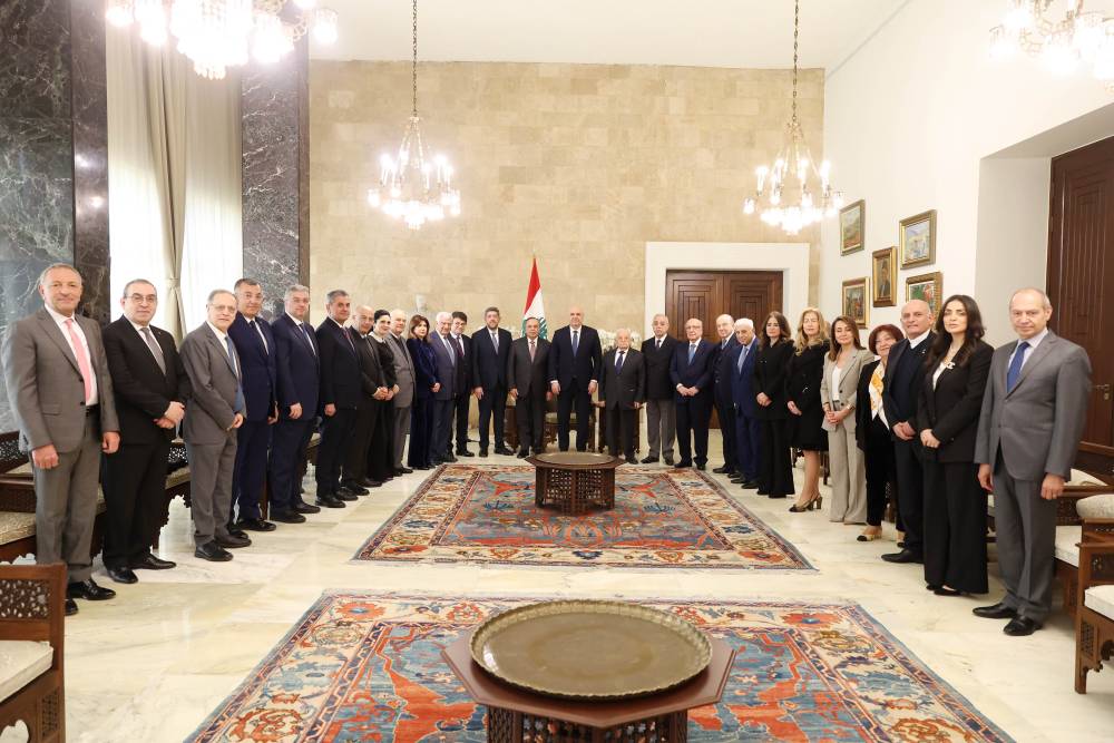 الرئيس عون لوفد الرابطة المارونية:  طرح وقف اطلاق النار مع إسرائيل والبدء بمفاوضات مباشرة معها بدأ يتفاعل ايجاباً