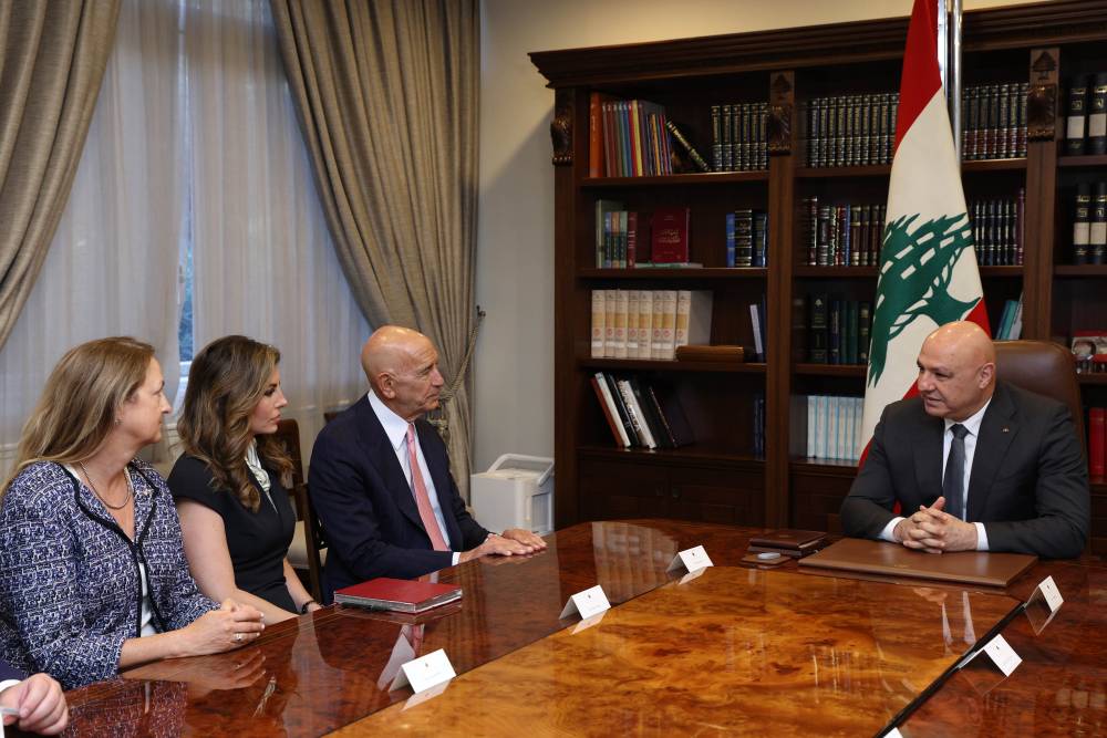 الرئيس عون استقبل الموفد الأميركي السفير توماس باراك ومورغان اورتاغوس:  المطلوب بعد الموقف اللبناني التزام الأطراف الأخرى بمضمون ورقة الإعلان المشتركة والمزيد من الدعم للجيش وتسريع الخطوات لإطلاق ورشة إعادة الاعمار