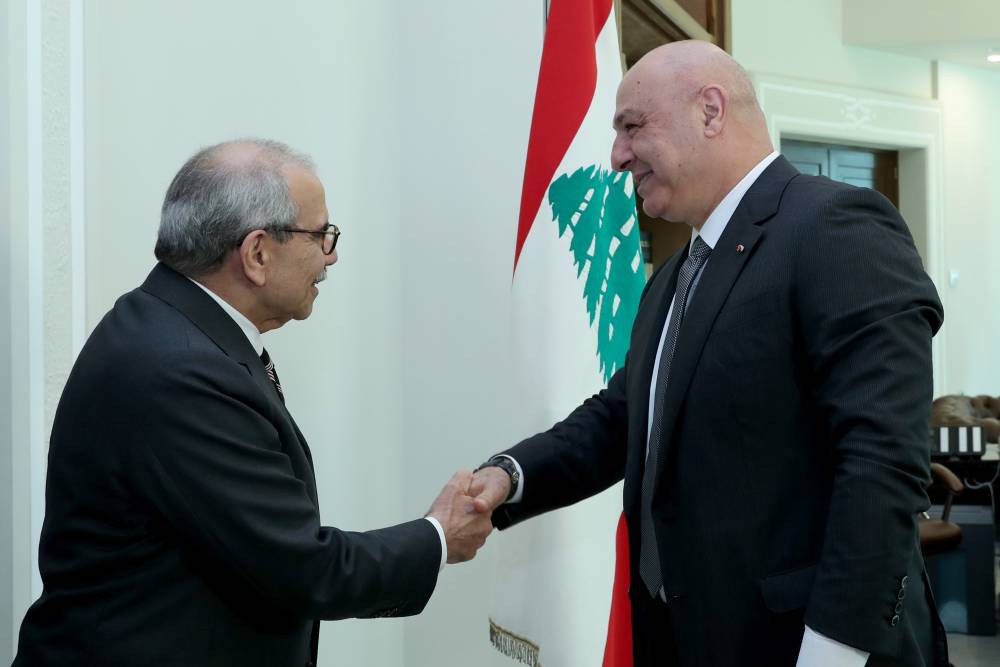 رئيس الجمهورية بحث مع رئيس الحكومة الأوضاع العامة والمواضيع المطروحة على جدول اعمال جلسة مجلس الوزراء غداً