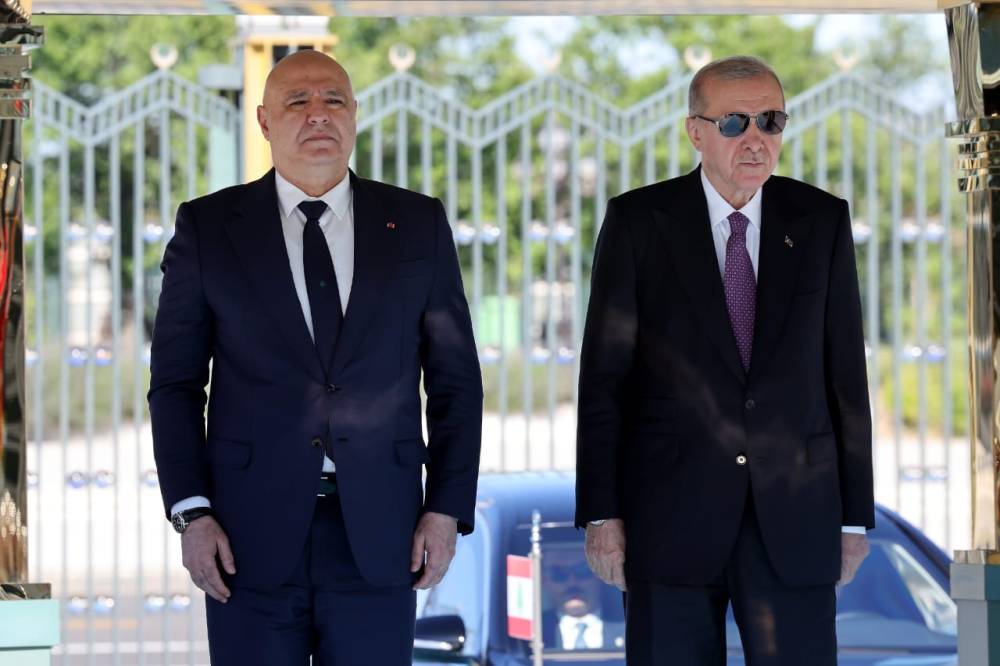    الرئيس اردوغان التقى الرئيس عون في القصر الرئاسي التركي  ومراسم رسمية سبقت اللقاء