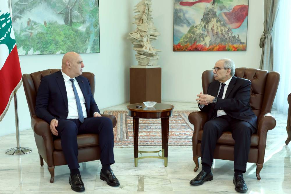 الرئيسان عون وسلام عرضا الاوضاع في الجنوب :  توجيهات للوفد المفاوض في روما بضرورة المطالبة بالبدء الفوري  بانسحاب القوات الاسرائيلية من المنطقتين التجريبيتين قبل اي بحث آخر