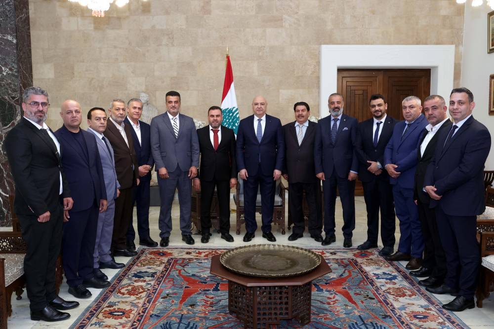 لقاءات وزارية وبلدية في قصر بعبدا