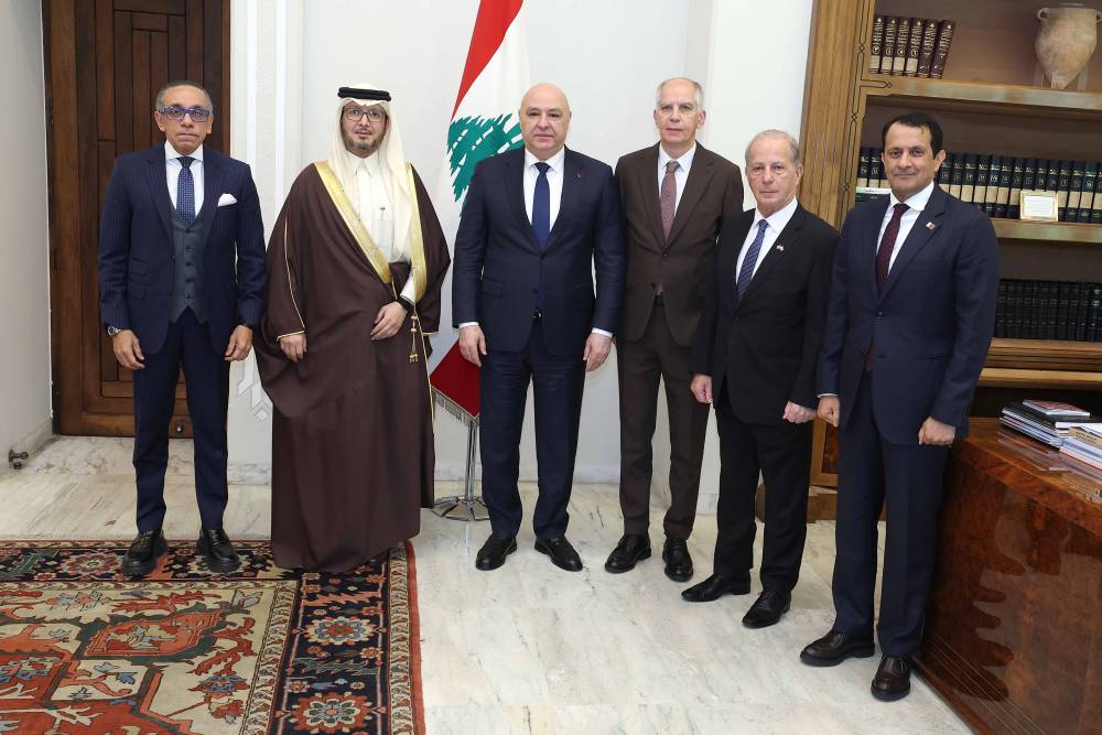 الرئيس عون استقبل اعضاء "اللجنة الخماسية" والسفير البابوي وقائد الجيش  واجرى اتصالات لدرء مخاطر التطورات في الجنوب مع الرئيسين الفرنسي واليوناني