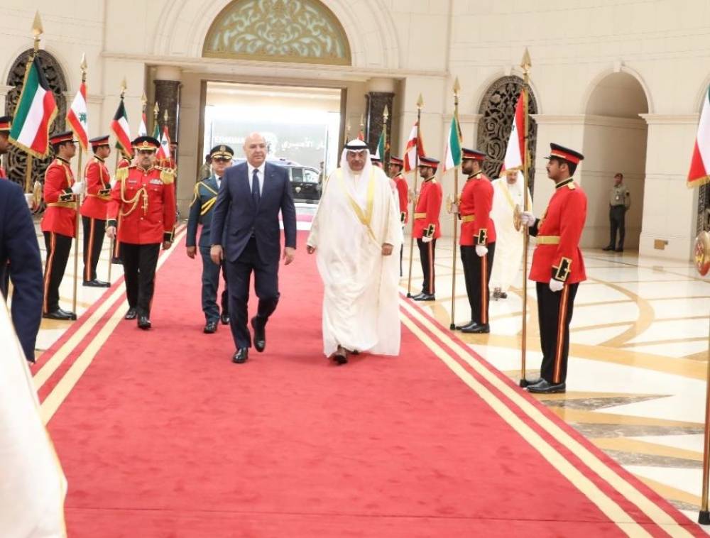 الرئيس عون ابرق الى الامير مشعل لدى مغادرته الأجواء الكويتية عائداً الى بيروت: الحفاوة التي لقيتها من سموكم عكست مدى محبتكم للبنان وشعبه 