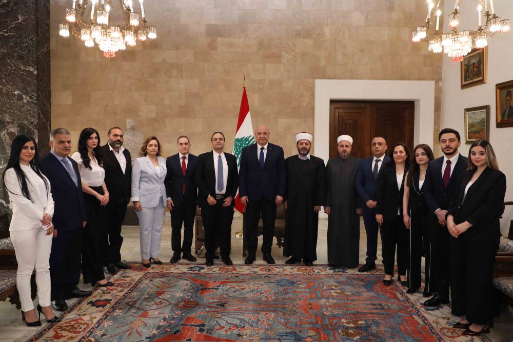 الرئيس عون استقبل النائب حيدر ناصر على رأس وفد: