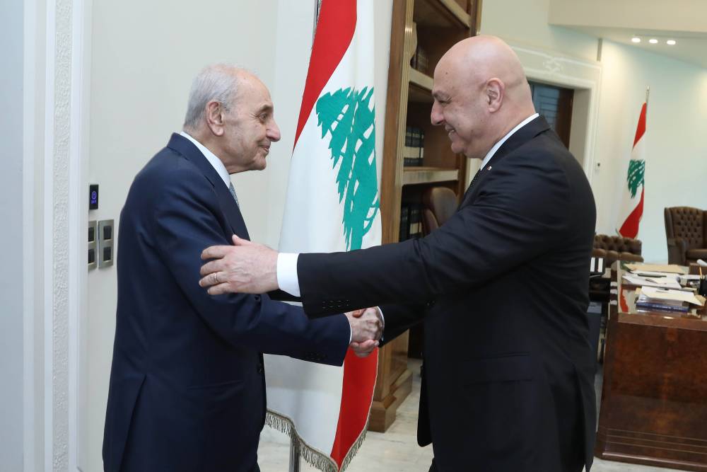 الرئيس عون عرض مع  الرئيس بري في اجتماع "ممتا ز" الأوضاع العامة  والوضع في الجنوب وامكانية فتح دورة استثنائية للمجلس النيابي