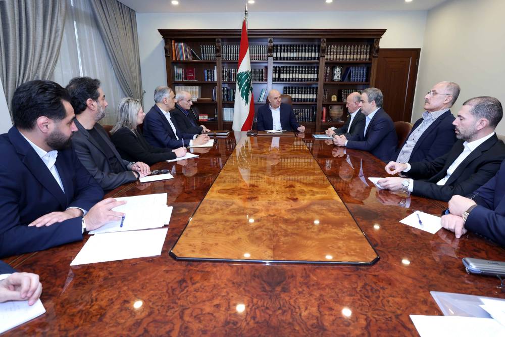 الرئيس عون عرض مع وزير الدفاع وعدد من النواب  المداولات المتعلقة  باقتراح قانون العفو العام‏