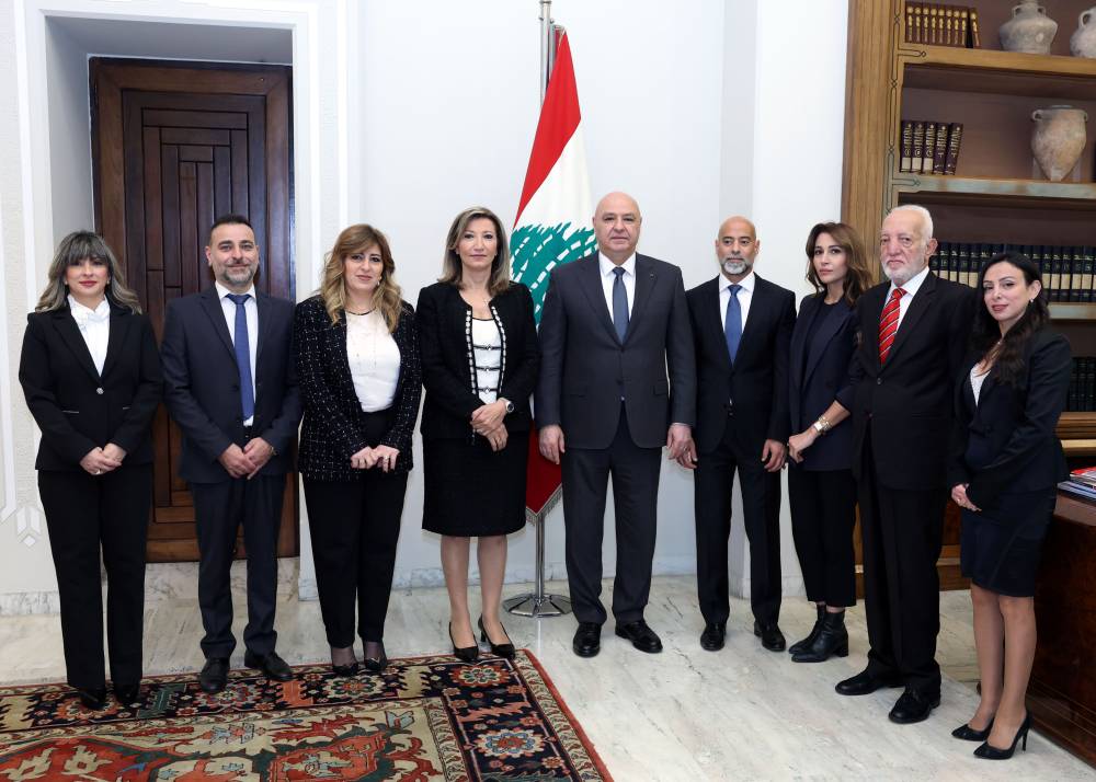 الرئيس عون استقبل المجلس الجديد للكتاب العدل وتسلّم منه مطالبه: كونوا أوفياء لقسمكم وحريصين على المحافظة على الحقوق الشخصية والعامة تطبيقاً للقانون