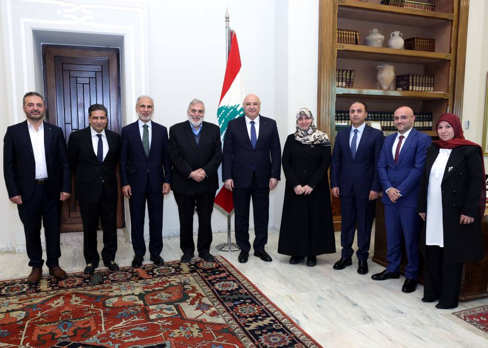 الرئيس عون التقى وفد اللجنة الرسمية لمتابعة قضية الامام الصدر ورفيقيه  واكد ان الإمام المغيّب ليس إمام الطائفة الشيعية فحسب بل إمام كل الوطن