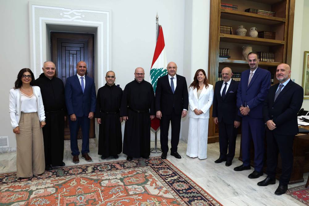 رئيس الجمهورية امام المجلس الجديد لجامعة الروح القدس الكسليك:  ادعو جميع اللبنانيين الى مشاركتي في بناء هذا الوطن الذي لا بديل لنا عنه