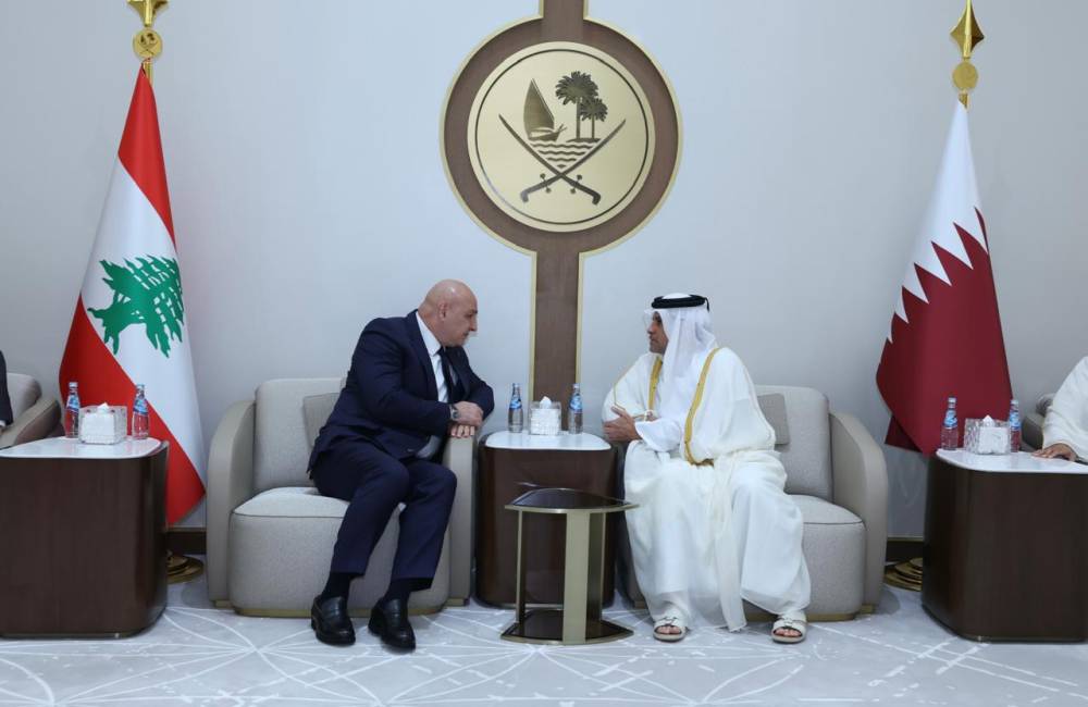 الرئيس عون وصل الى الدوحة لترؤس وفد لبنان  الى القمة العربية الإسلامية الطارئة